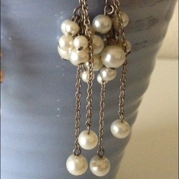 White Pearl dangle earrings - Picture 3 of 8